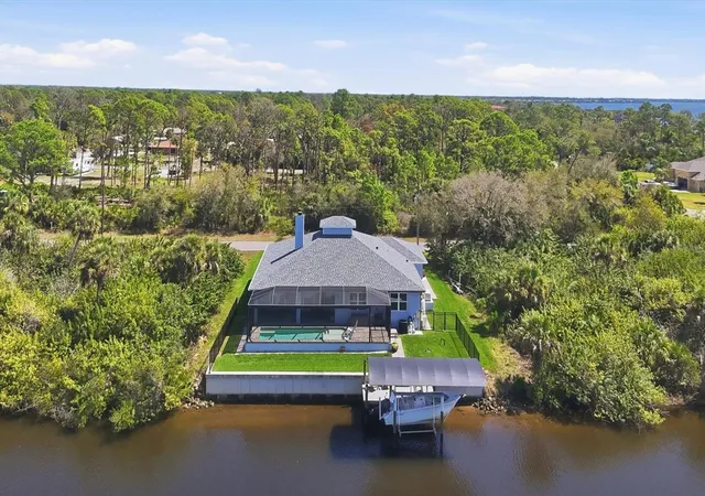 Photo 3 of Single family home for sale at 1022 Beekman Cir, Port Charlotte, FL 33953 | MLS# D6146551 | Listing updated on 2026-09-03