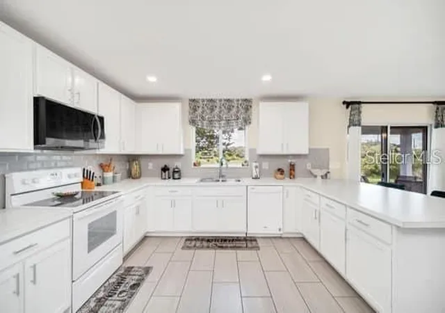 Photo 3 of Single family home for sale at 321 Preserve Pointe Blvd, Davenport, FL 33837 | MLS# L4960160 | Listing updated on 2026-07-15