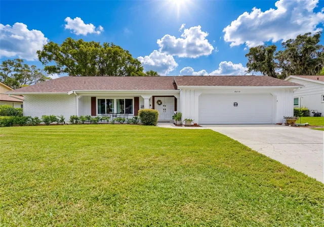 Photo 4 of Single family home for sale at 8210 Valley Strm Ln, Hudson, FL 34667 | MLS# W7883809 | Listing updated on 2026-10-03