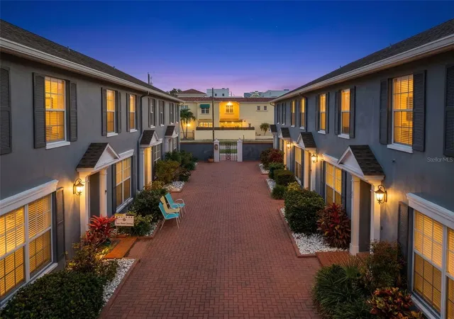 5th image of 218 S Tampania Ave, Tampa, FL 33609 | MLS# TB8485373
