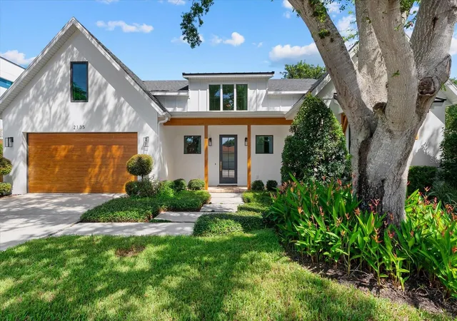 Single family home for sale at 2135 Datura St, SARASOTA, FL 34239 | MLS# A4685791
