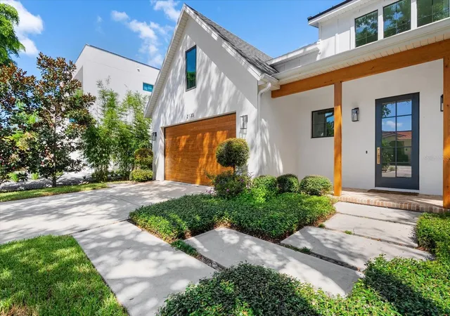 Photo 3 of Single family home for sale at 2135 Datura St, Sarasota, FL 34239 | MLS# A4685791 | Listing updated on 2026-10-02