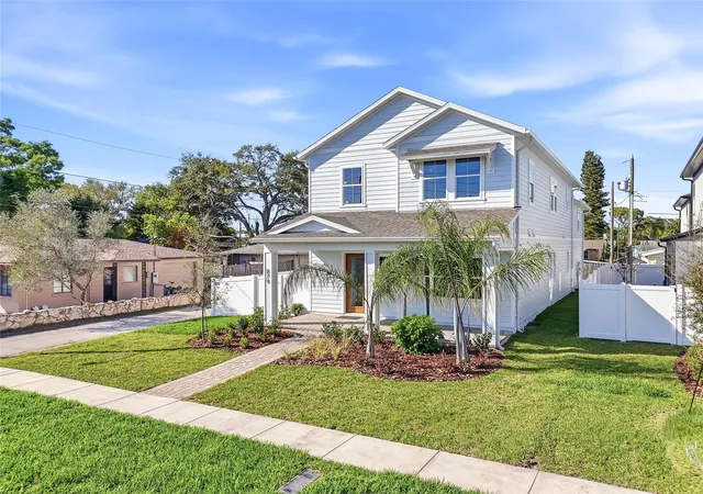 Photo 3 of Single family home for sale at 879 53rd Avenue N, Saint Petersburg, FL 33703 | MLS# TB8485385 | Listing updated on 2026-09-21