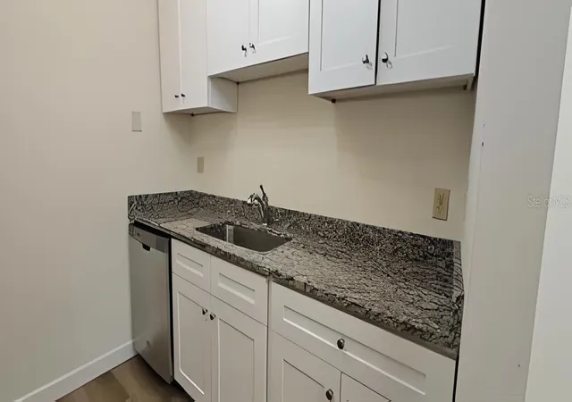 14th image of 1712 Belleair Forest Dr #A, Belleair, FL 33756 | MLS# TB8485421
