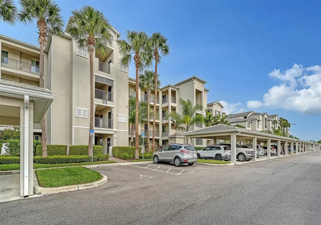 Listing Photo 3 - Condo for sale in building located at 1010 Tidewater Shores Loop, Bradenton, FL 34208 - Unit #406