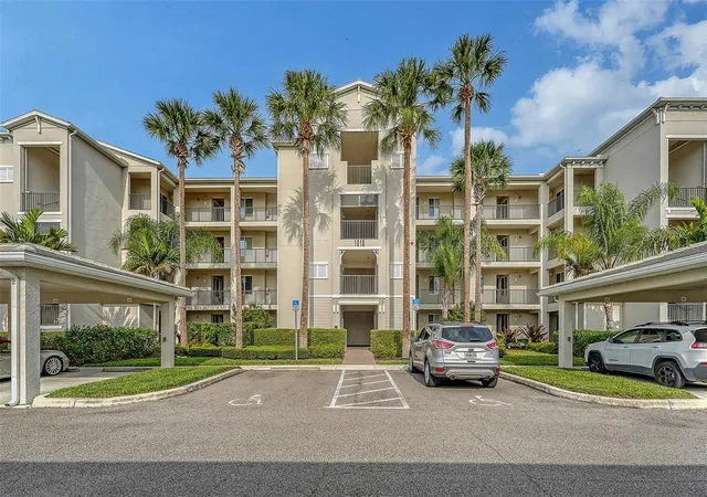 Listing Photo 5 - Condo for sale in building located at 1010 Tidewater Shores Loop, Bradenton, FL 34208 - Unit #406