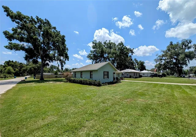 Photo 2 of Single family home for sale at 624 N Lanier Ave, Fort Meade, FL 33841 | MLS# P4938117 | Listing updated on 2026-10-20
