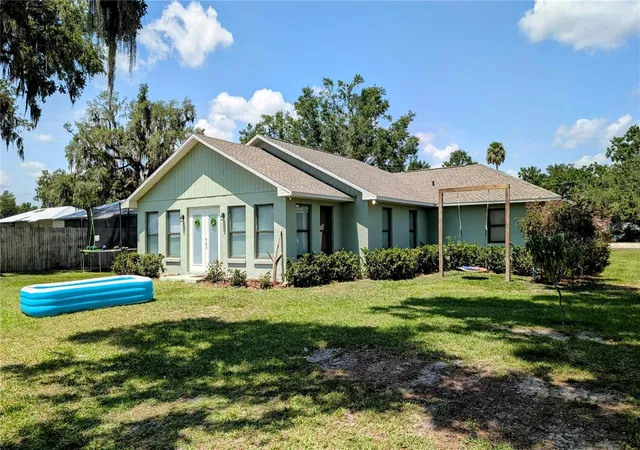 Photo 4 of Single family home for sale at 624 N Lanier Ave, Fort Meade, FL 33841 | MLS# P4938117 | Listing updated on 2026-10-20