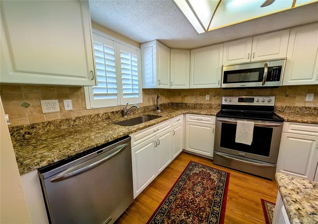 4th image of 3807 Lake Bayshore Dr #H-416, Bradenton, FL 34205 | MLS# A4685814