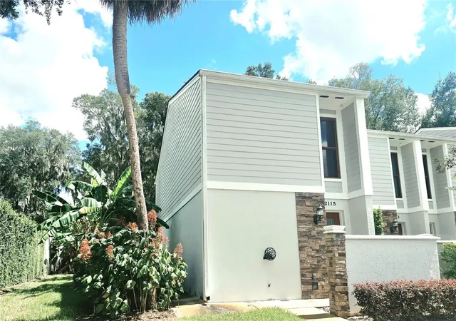 Photo 1 of Townhouse for sale at 2115 Ne 38th Avenue, Ocala, FL 34470 | MLS# OM720604 | Listing updated on 2026-09-22