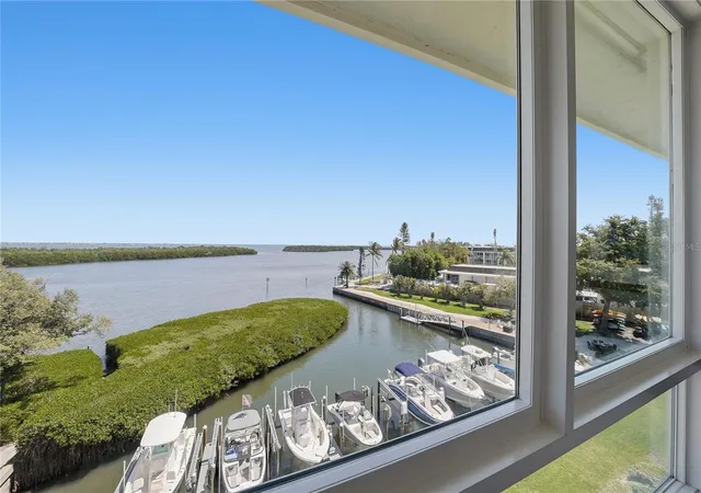 Homes for sale in Longboat Key, FL | 4500 Gulf Of Mexico Dr #3, Longboat Key, FL 34228 | MLS# A4685838