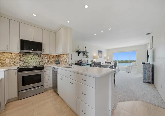 Homes for sale in Longboat Key, FL | 4500 Gulf Of Mexico Dr #3, Longboat Key, FL 34228 | MLS# A4685838