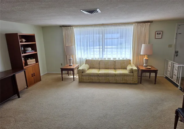 4th image of 7207 Ashwood Dr, Port Richey, FL 34668 | MLS# W7883825