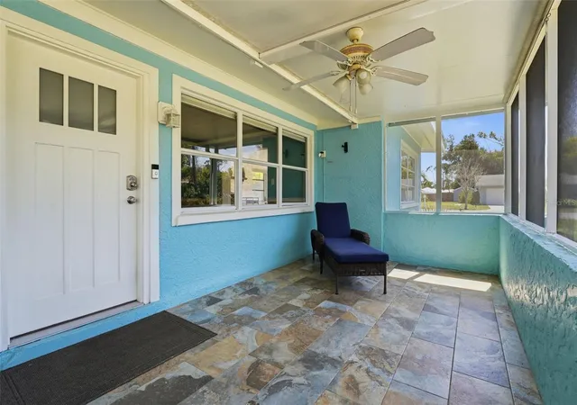 Photo 3 of Single family home for sale at 2400 Pine Ct, Nokomis, FL 34275 | MLS# A4685853 | Listing updated on 2026-10-08