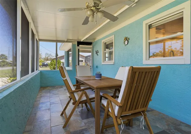 Photo 4 of Single family home for sale at 2400 Pine Ct, Nokomis, FL 34275 | MLS# A4685853 | Listing updated on 2026-10-08