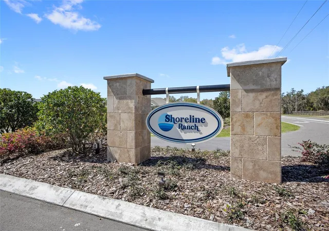 4th image of 20280 Shoreline Ranches Ln, Umatilla, FL 32784 | MLS# O6389874