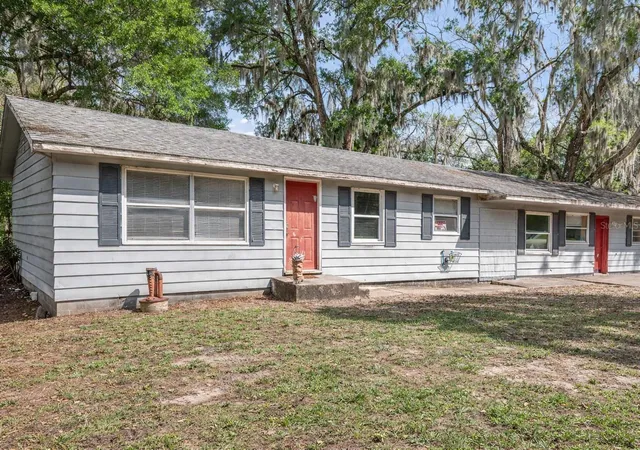 Homes for sale in De Leon Springs, FL | 4849 Grand Ave, De Leon Springs, FL 32130 | MLS# V4947842