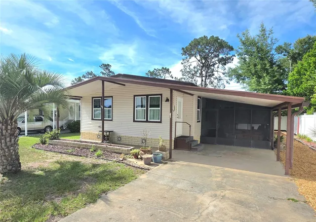 Photo 3 of Manufactured home for sale at 37408 Marta Ave, Zephyrhills, FL 33542 | MLS# TB8485590 | Listing updated on 2026-06-22