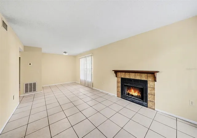 5th image of 14319 Hanging Moss Cir, Tampa, FL 33613
