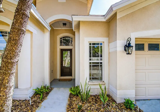 2nd image of 6002 Martinglade Pl, Lithia, FL 33547 | MLS# TB8485613