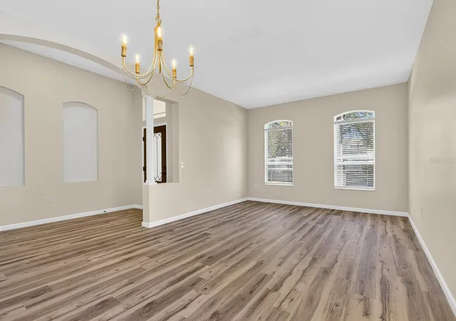 4th image of 6002 Martinglade Pl, Lithia, FL 33547 | MLS# TB8485613