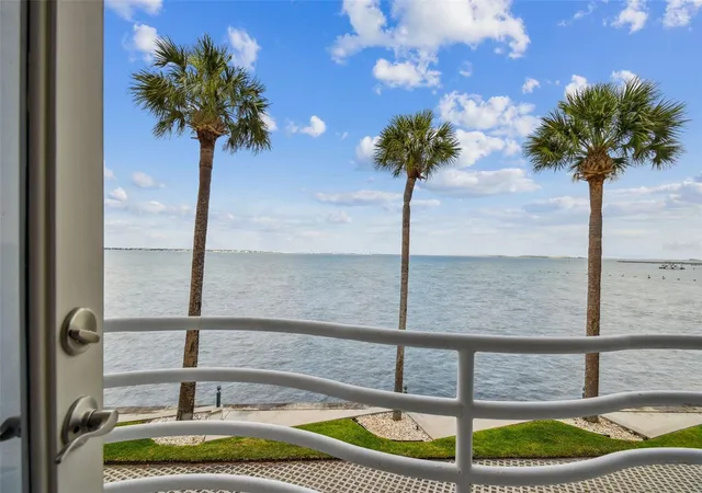Homes for sale in Tampa, FL | 4950 Bayshore Blvd #22, Tampa, FL 33611 | MLS# TB8485618