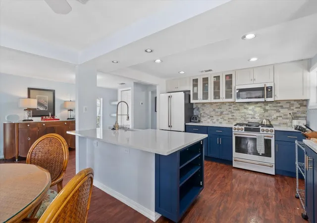 4th image of 4111 Sarasota Ave, Sarasota, FL 34234 | MLS# A4685876