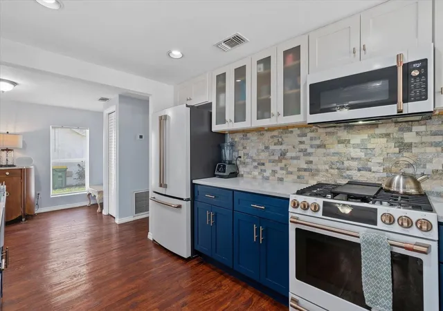 5th image of 4111 Sarasota Ave, Sarasota, FL 34234 | MLS# A4685876