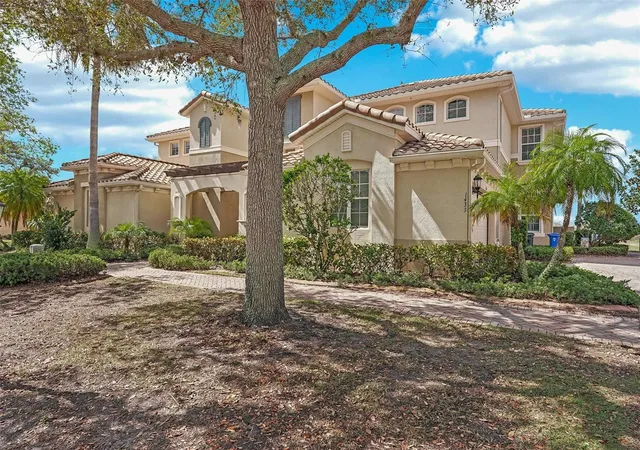 2nd image of 1435 Emerald Dunes Dr, Sun City Center, FL 33573 | MLS# TB8485696