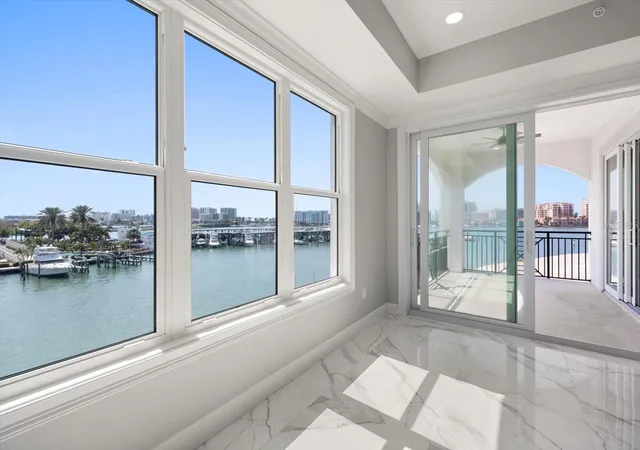 4th image of 211 Dolphin Pt #303, Clearwater Beach, FL 33767 | MLS# TB8485711