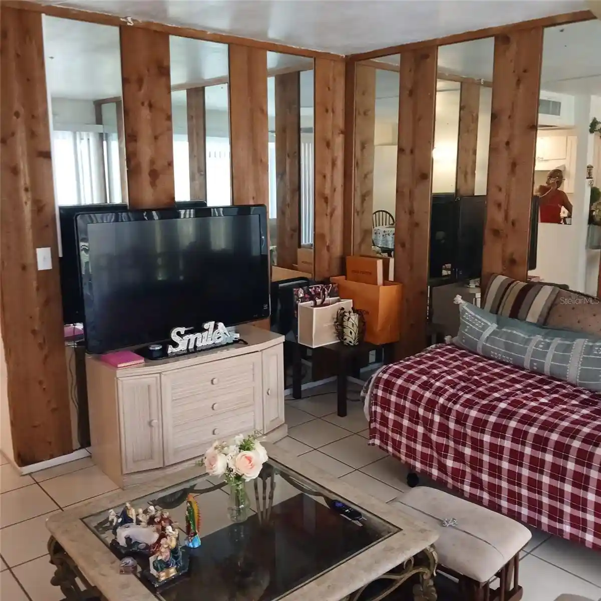 Listing Photo 2 - Condo for sale in 8609 N Champlain Ct located at 8609 N Champlain Ct, TAMPA, FL 33614 - Unit #77