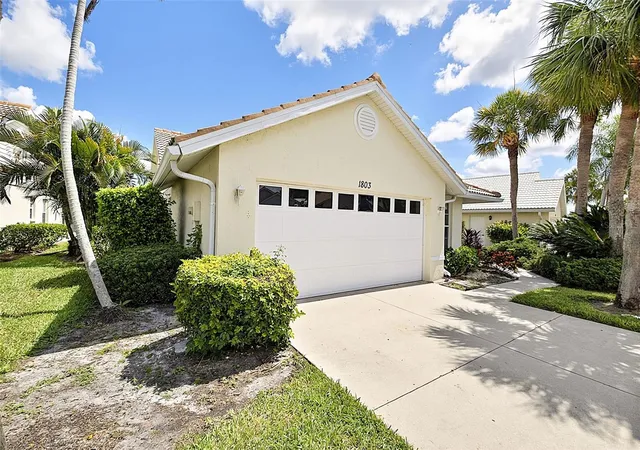 Photo 3 of Single family home for sale at 1803 Ashley Dr, Venice, FL 34292 | MLS# C7523233 | Listing updated on 2026-10-01