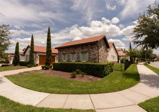 Photo 3 of Sale Pending at 15686 Panther Lake Dr, Winter Garden, FL 34787 | MLS# O6390015 | Listing updated on 2026-08-21