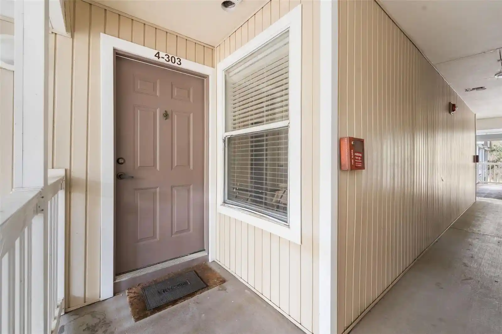 Listing Photo 2 - Condo for sale in 4000 Sw 23Rd St located at 4000 Sw 23Rd St, Gainesville, FL 32608 - Unit #4-303