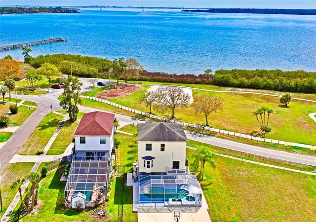 Photo 3 of Single family home for sale at 402 Shore Dr W, Oldsmar, FL 34677 | MLS# TB8485835 | Listing updated on 2026-10-02