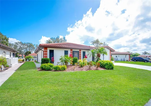 34th image of 6004 Vivienda Dr #8, Bradenton, FL 34207 | MLS# A4685934