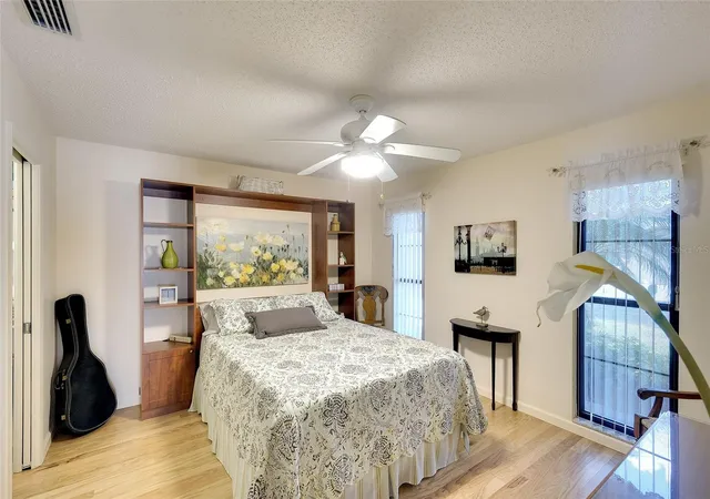 Photo 4 of Condo for sale at 6004 Vivienda Dr #8, Bradenton, FL 34207 | MLS# A4685934 | Listing updated on 2026-09-29