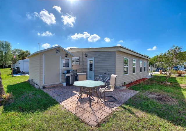 Photo 3 of Manufactured home for sale at 135 Citrus Ridge Dr, Davenport, FL 33837 | MLS# O6390116 | Listing updated on 2026-09-11