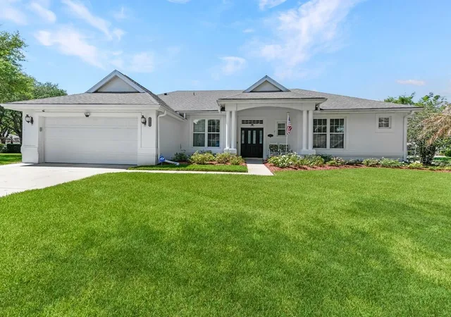 Photo 2 of Sale Pending at 1901 Park Forest Blvd, Mount Dora, FL 32757 | MLS# G5109489 | Listing updated on 2026-09-03