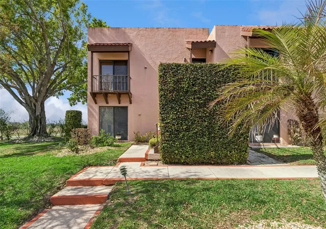 Condo for sale at 210 La Casa #210, LAKE WALES, FL 33898 | MLS# P4938129