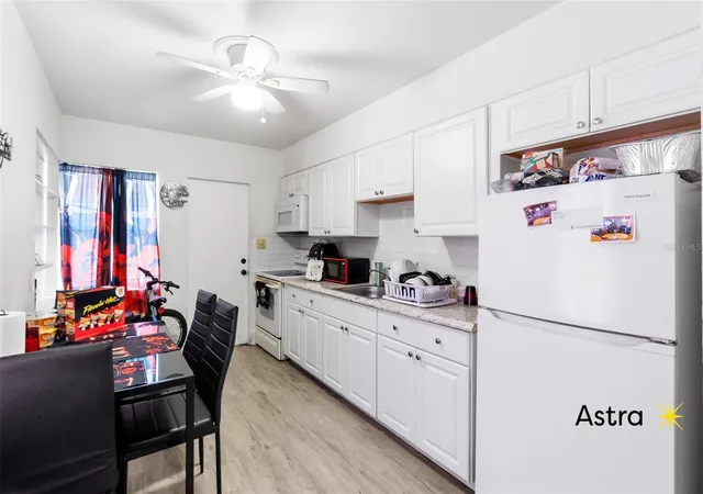 3rd image of 2350 Grove St S, St Petersburg, FL 33705 | MLS# TB8486004