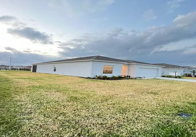 Photo 3 of Single family home for sale at 200 Aquamarine Ln, Kissimmee, FL 34758 | MLS# S5145690 | Listing updated on 2026-07-25