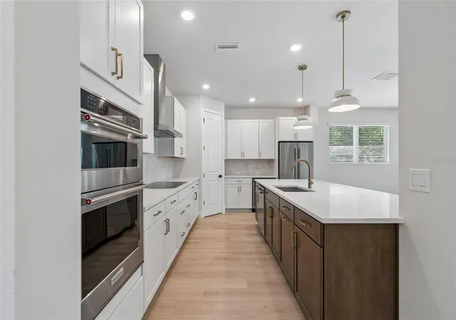 Photo 4 of Single family home for sale at 2916 W Ellis Dr, Tampa, FL 33611 | MLS# TB8486037 | Listing updated on 2026-10-05