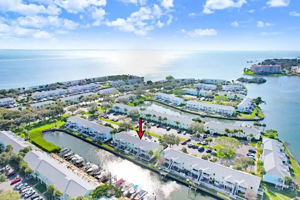 Listing Photo 1 - Condo for sale in 5012 Starfish Dr Se located at 5012 Starfish Dr Se, ST PETERSBURG, FL 33705 - Unit 5012 Starfish Dr SE