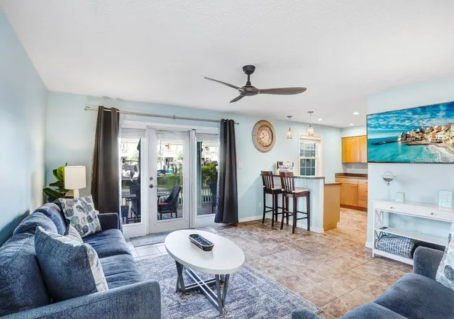 Listing Photo 5 - Condo for sale in building located at 5012 Starfish Dr Se, ST PETERSBURG, FL 33705 - Unit #B