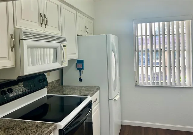 3rd image of 1701 Pinehurst Rd #18C, Dunedin, FL 34698 | MLS# TB8486083