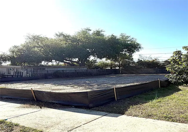 Photo 3 of Land for sale at 2126 43rd Avenue N, Saint Petersburg, FL 33714 | MLS# O6390261 | Listing updated on 2026-09-19