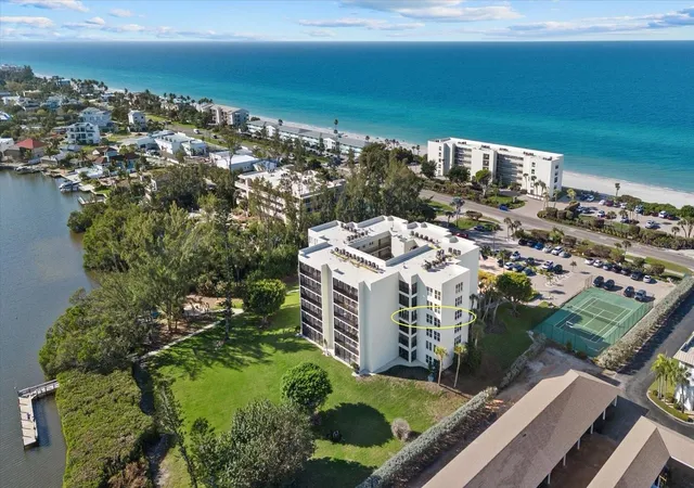 Homes for sale in Longboat Key, FL | 3240 Gulf Of Mexico Dr #B402, Longboat Key, FL 34228 | MLS# A4686024