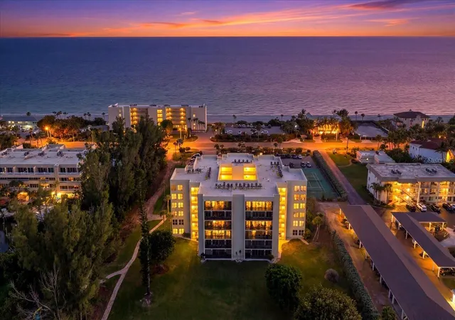 Homes for sale in Longboat Key, FL | 3240 Gulf Of Mexico Dr #B402, Longboat Key, FL 34228 | MLS# A4686024