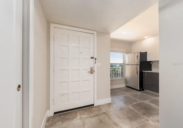 3rd image of 105 Island Wy, Clearwater, FL 33767
